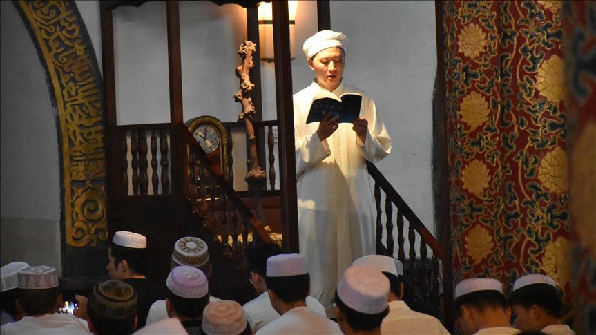 Çinli Müslümanlardan Cami Yıkım Kararına Protesto
